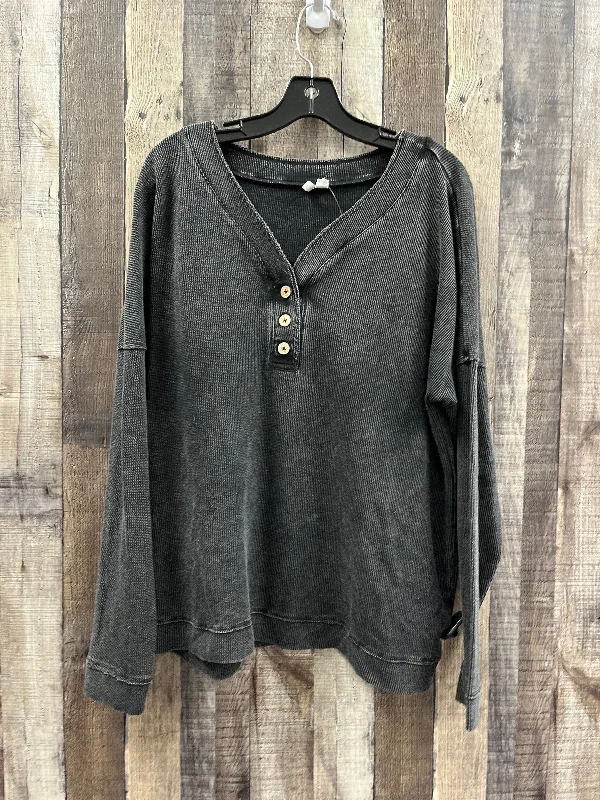 Top Long Sleeve By Cato In Grey, Size: Xl