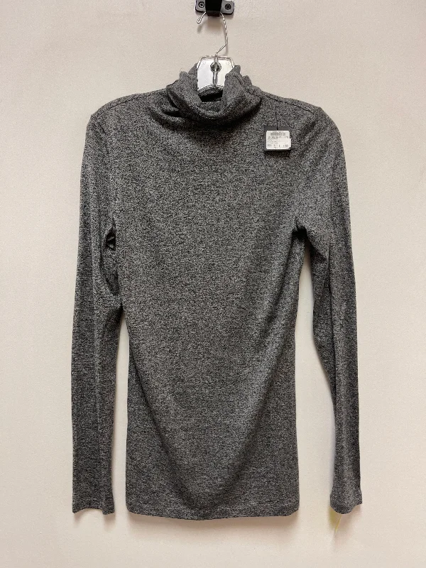 Top Long Sleeve By Club Monaco In Grey, Size: L