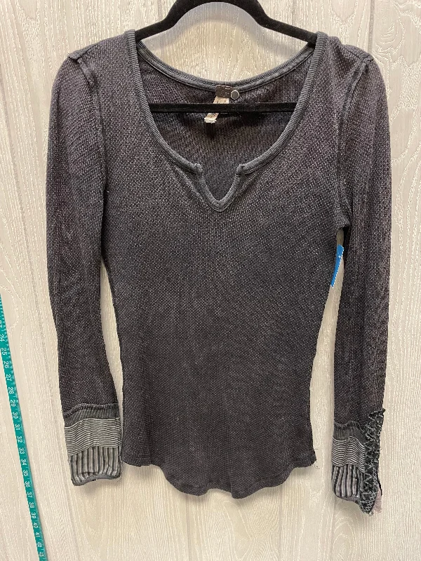 Top Long Sleeve By Free People In Black, Size: M