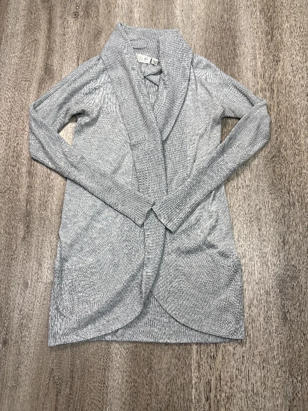 Cardigan By Clothes Mentor In Grey, Size: S